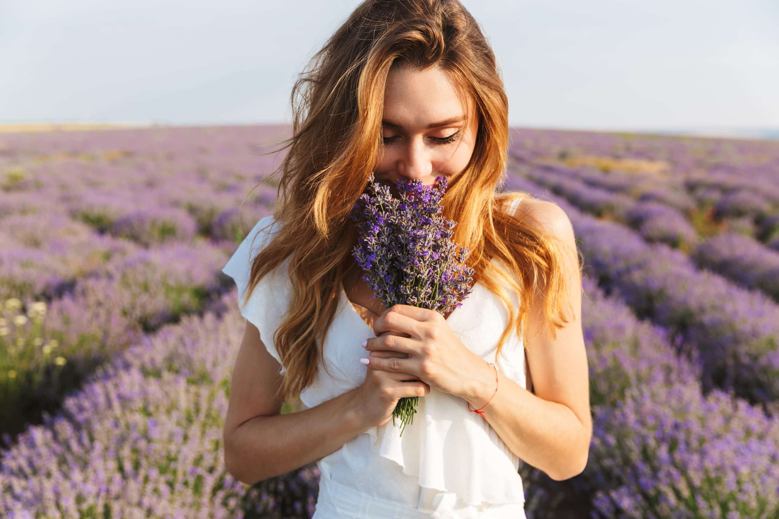 چطور بعضی عطرها در ذهن ما خاطره‌انگیز می‌شوند؟